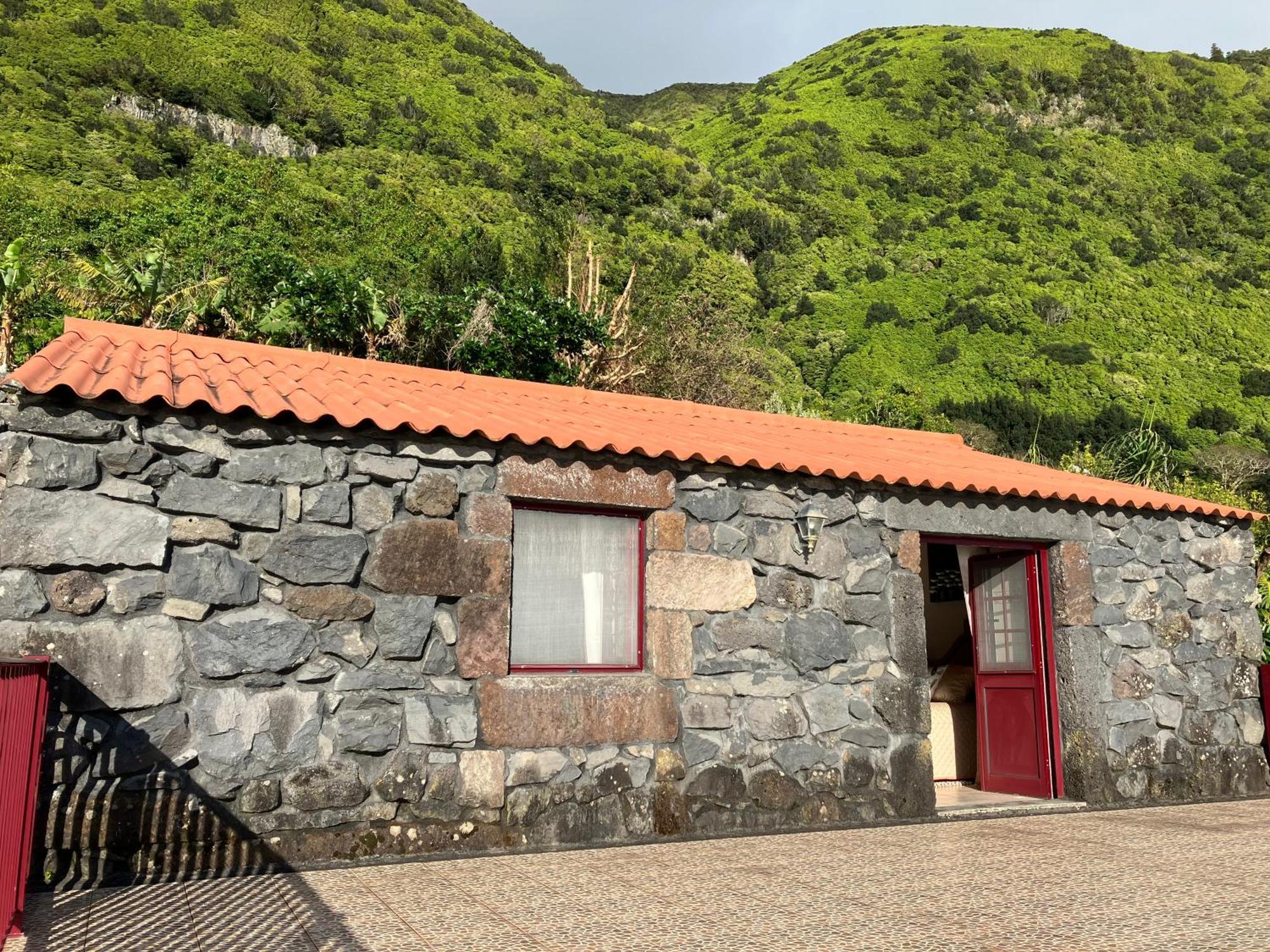 Vistalinda Cabins Calheta  Luaran gambar
